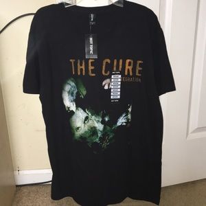 The Cure band-tee.